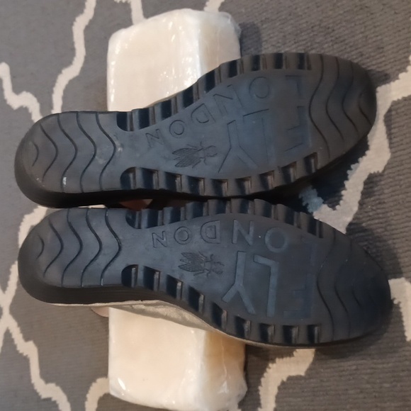 Fly London Yala Metallic Wedge Peep Toe Sandals Women's 41 - Picture 6 of 12